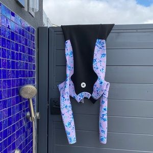 3/2 PRINT BACK ZIP FULL WETSUIT- WORN ONCE